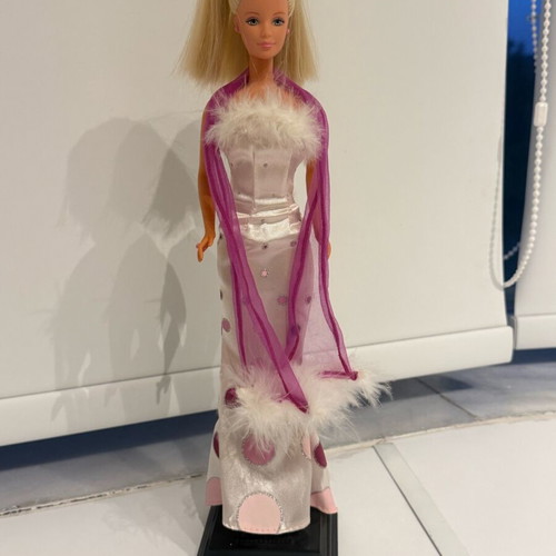 Barbie Diva Vintage Doll collectible like new