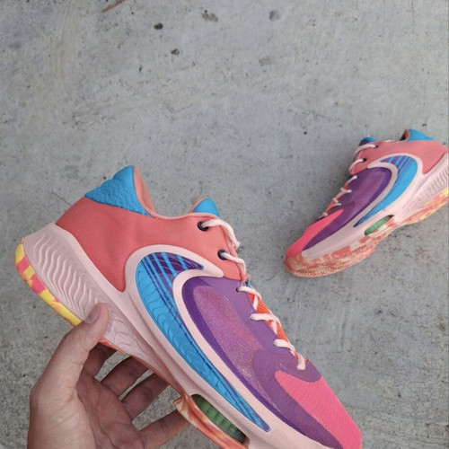 Nike Zoom Freak 4 χαμηλά μπασκετικά παπούτσια μεταχειρισμένα, ροζ πολύχρωμα, μέγεθος 46