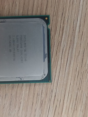 Intel E5300 dual-core processor used