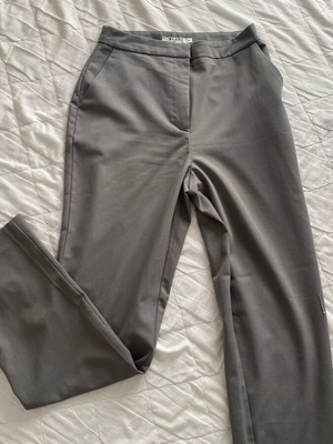 Παντελόνι Na-Kd γκρι ψηλόμεσο σε άριστη κατάσταση μέγεθος M
