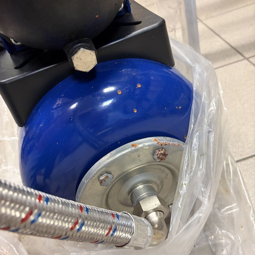 Water pressure pump 800W, 3200l/h, max 40m lift