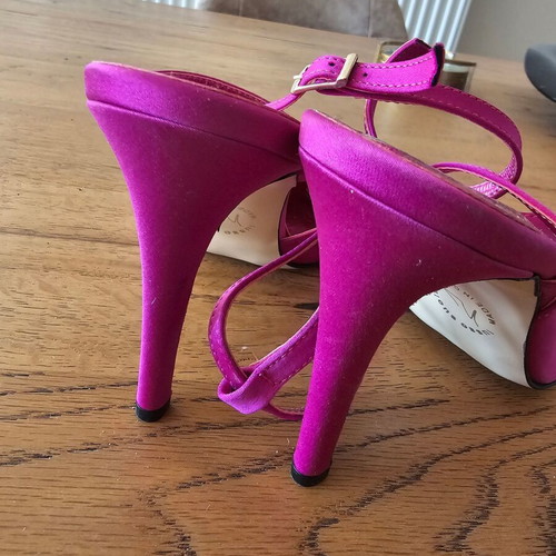 Lusso Suole fuchsia pumps satin fabric size 38 new