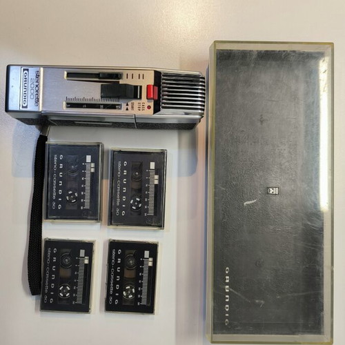 Grundig Stenorette 2000 dictaphone used with 4 cassettes and case untested