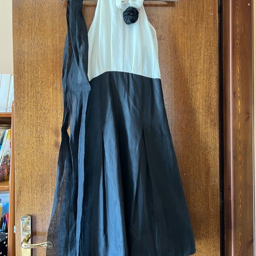 Vintage halter dress in 60s style like new, size medium
