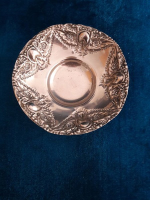 Silver-plated decorative plate used without damage