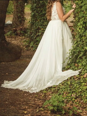Wedding dress like new, silk muslin with glitter tulle, detachable train, sizes M-L