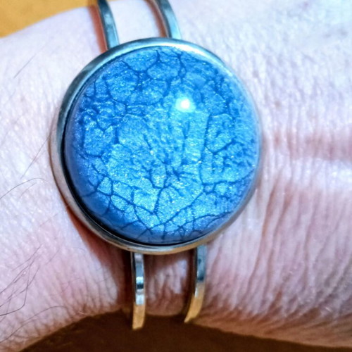Bracelet with blue stone like new, women's adjustable