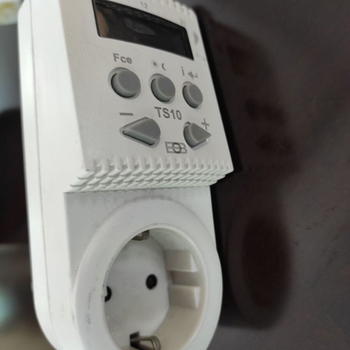 TS10 Crystal thermostat timer like new
