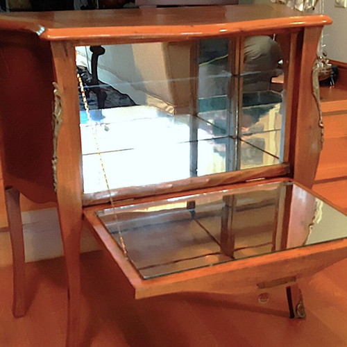 Console bar used with mirror and glass shelf