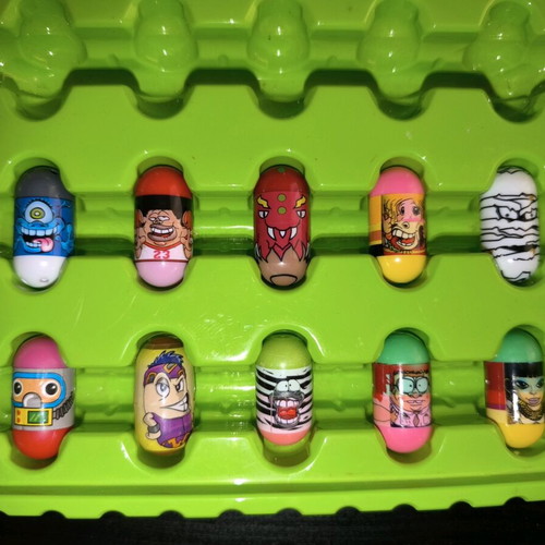 Mighty Beanz Series 3 used set with 20 figures and case