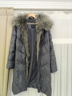 BSB Long Women's Coat like new, size 40, dark gray with removable fur
