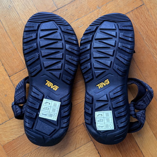 Teva Hurricane XLT3 sandals new, size 38, blue and purple