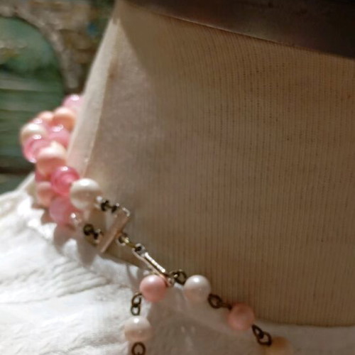 Vintage necklace from the 50s with glass beads like new
