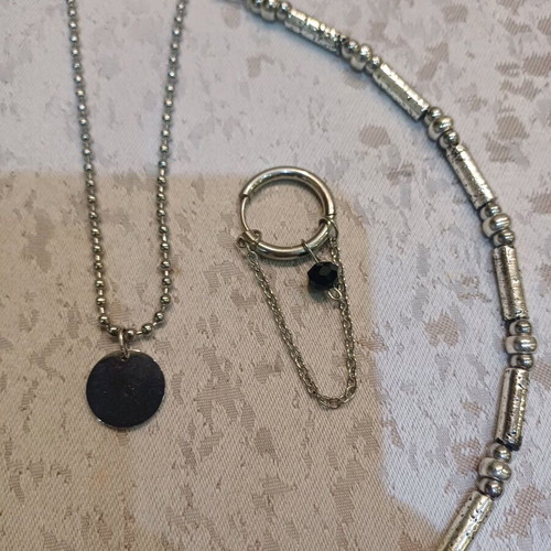Jewelry set new, two necklaces and earrings