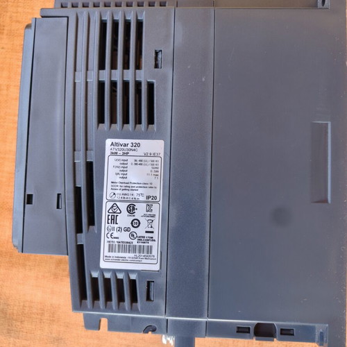 Schneider Electric Altivar ATV320U30N4C inverter 3kW 380-500V like new