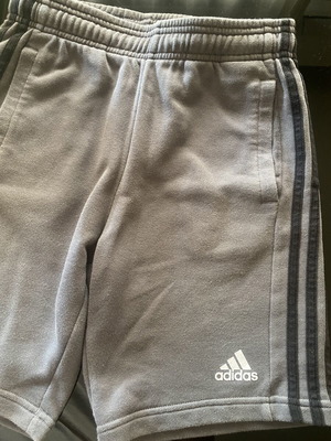 Adidas къси панталони за момче като нови, размер 146 см, 11 години