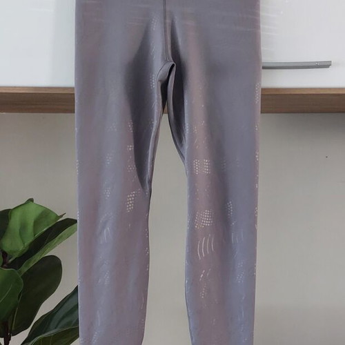 Nike Dri-FIT Women's Athletic Leggings Grey Small AR7576-056 like new