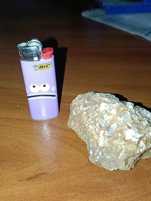 Yellow Calcite like new