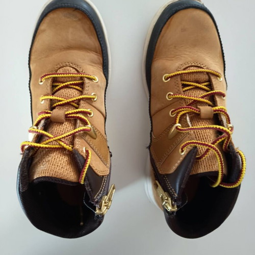 Timberland Seneca Bay Hiker kids boots size 33 used, yellow leather