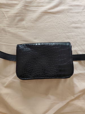 Waist bag like new, black