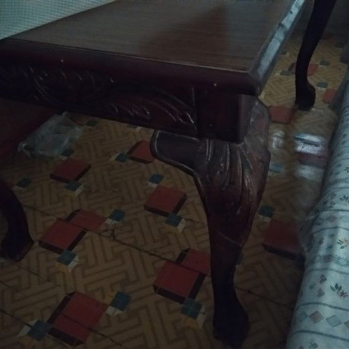 Table with lion legs and 4 chairs used