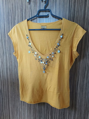 Stefanel short-sleeve top with trinkets like new, size L