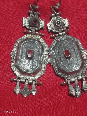 Ασημένια παραδοσιακά σκουλαρίκια σαν καινούργια με ρουμπινόγραναδες