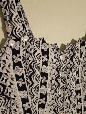 Indian dress like new, 100% viscose with geometric bust design