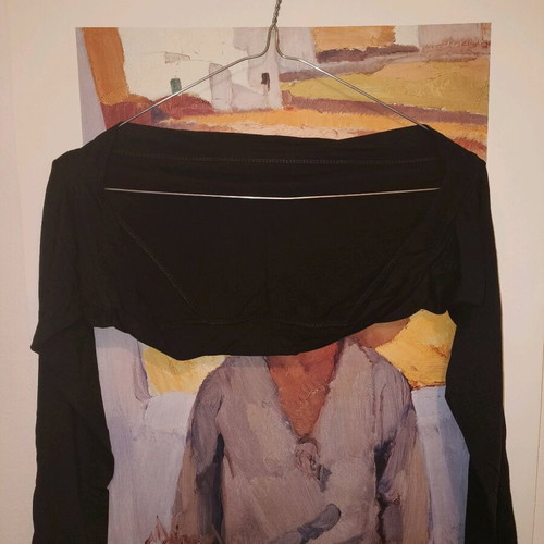 Bolero sleeve jersey like new, black