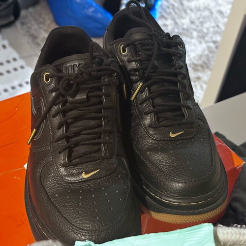 Nike Air Force luxe athletic shoes like new, size 40.5, black