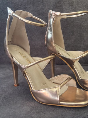Voi Noi high heel sandals, size 37