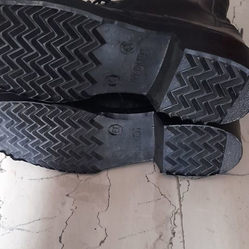 Military boots like new, size 41