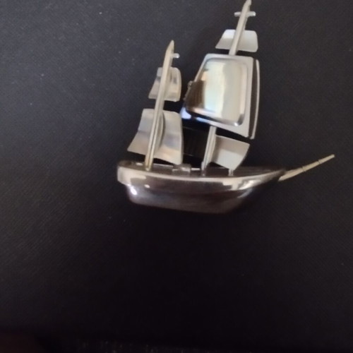 Decorative fixed clock ship like new