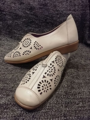 Γυναικεία παπούτσια Softwaves/superflex καινούργια, άσπρα, νούμερο 42