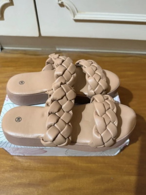 Flatform sandals tan with double braided strap like new