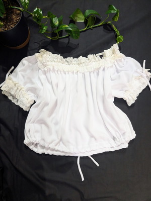 Romantic cream blouse with lace, one size