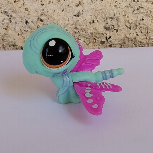 Littlest Pet Shop figure like new by Hasbro