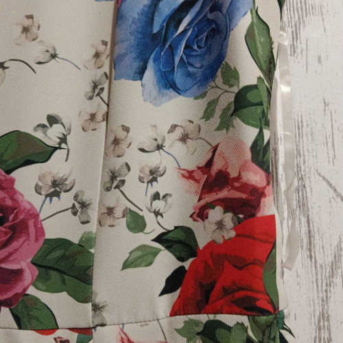 Grama Floral Dress like new, size L, white multicolor