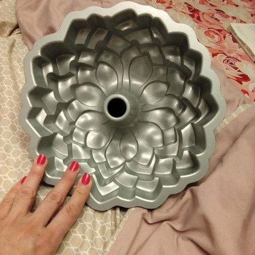 Nordic Ware Blossom Cake Pan 25x10cm Toffee Series, New