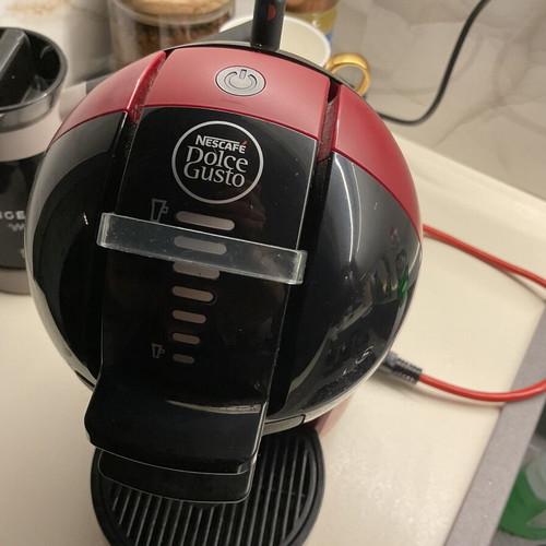 Krups Nescafé Dolce Gusto Capsule Coffee Maker like new with capsule holder gift
