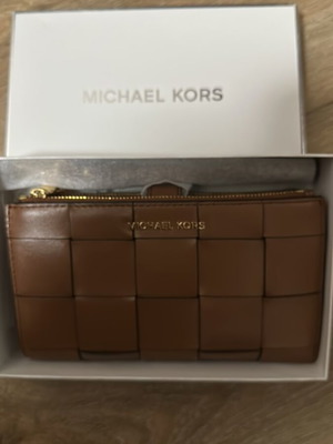 Michael Kors clutch bag new, brown with phone and card pockets