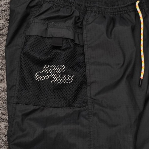 Jordan black sweatpants used, size medium, mesh lining