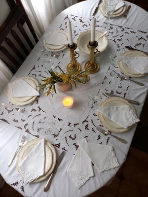 Tablecloth used 200×160 with cutwork embroidery and 8 white napkins