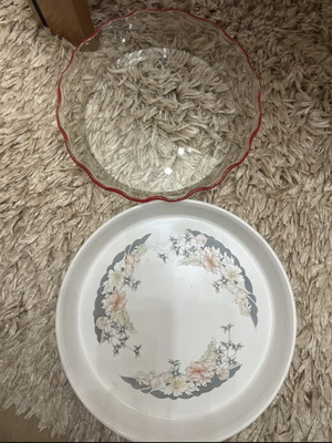 Salad bowl and tart dish like new, transparent and for Pyrex use