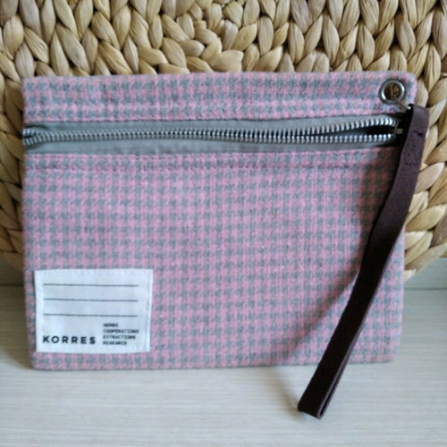 Korres Eyeshadow No 58 like new with gift pouch and samples