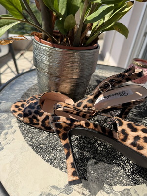 Leopard print heels, size 41