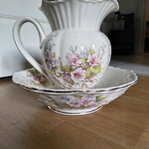 Vintage English Wash Basin and Pitcher Set by Mayfair Pottery used