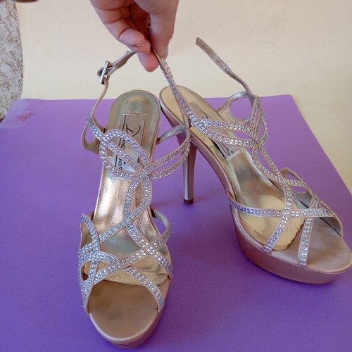 Demetrios high-heeled sandals like new, beige, size 39