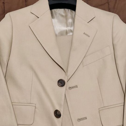 Children's suit like new, size 110 cm, beige