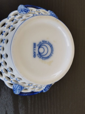 Vintage table decor like new